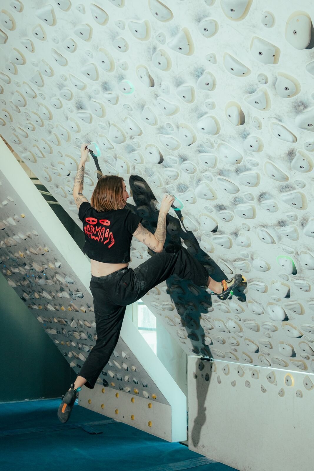 Large-Movement x Karma8a_088