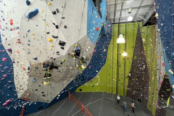 MOVEMENT Blog_Get Over Fear of Overhangs_Portland_The Iceberg 122022