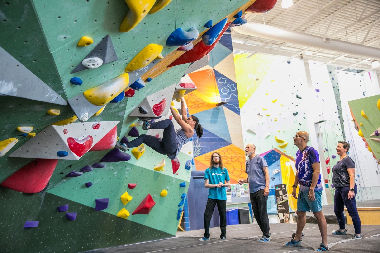 New to Bouldering? 3 Ways Climbing Gyms Are Beginner-Friendly